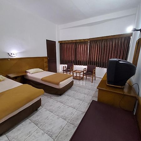 Hotel Kumala Samudra Cikakak Exterior photo