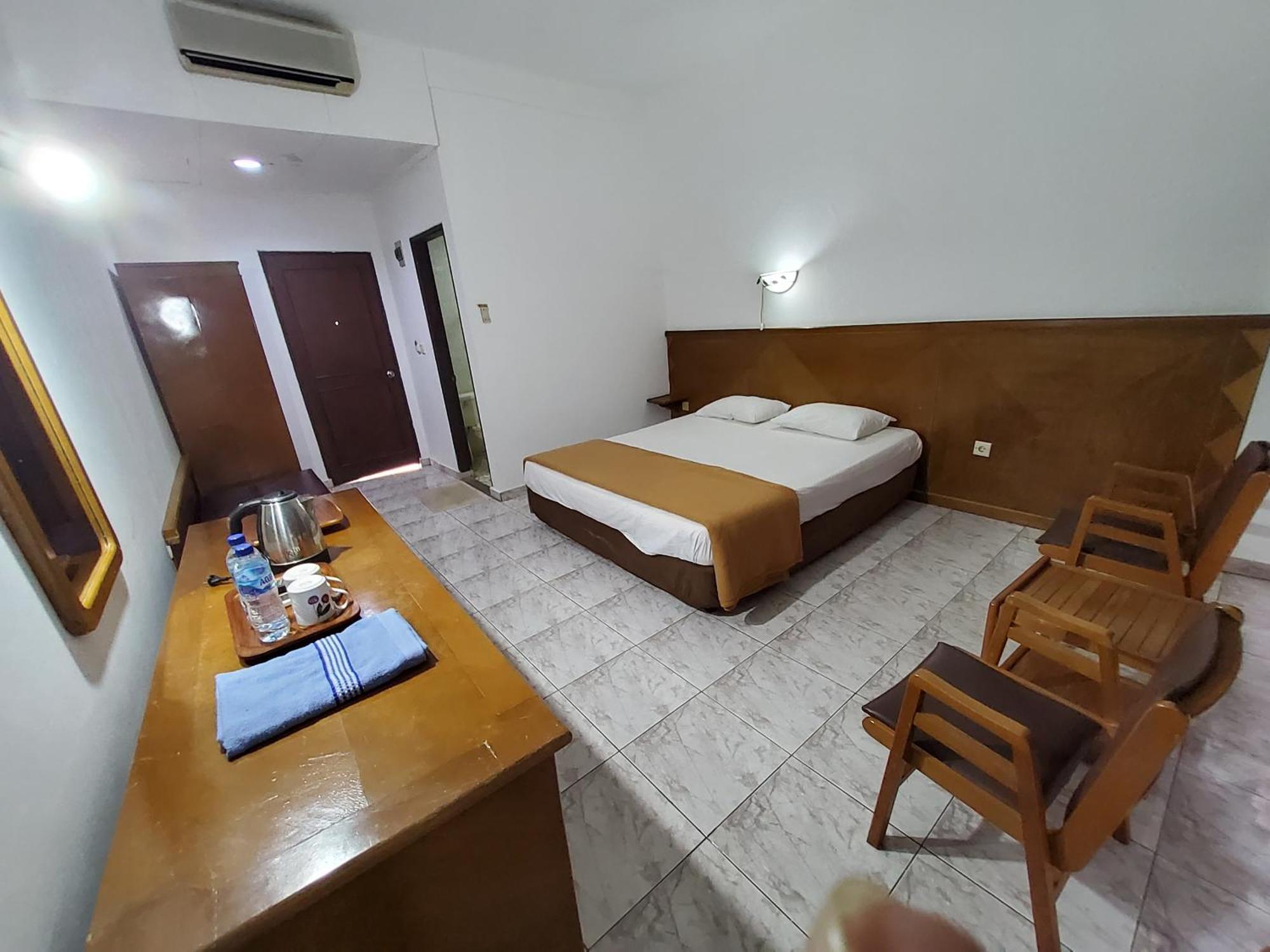 Hotel Kumala Samudra Cikakak Exterior photo