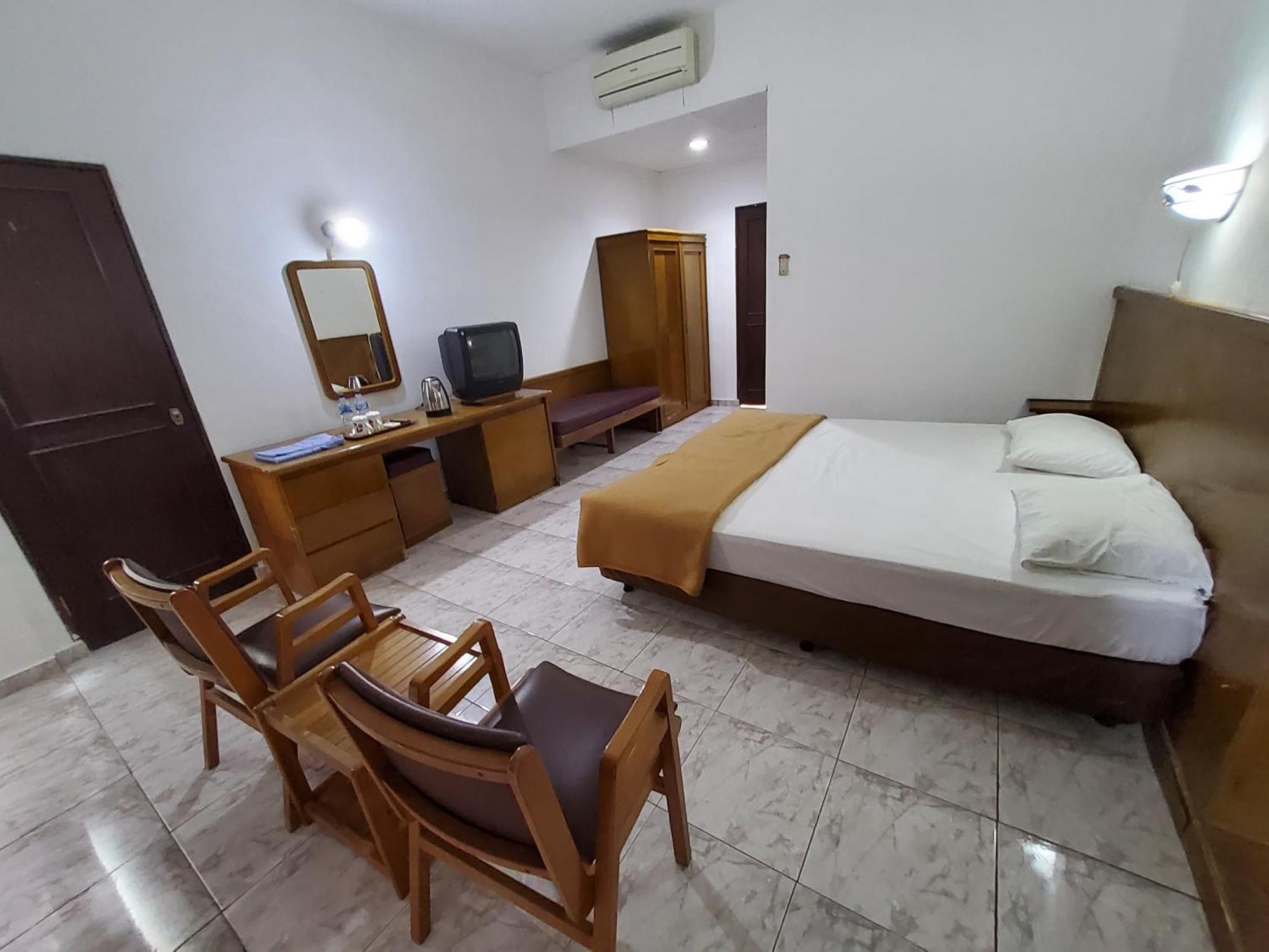 Hotel Kumala Samudra Cikakak Exterior photo