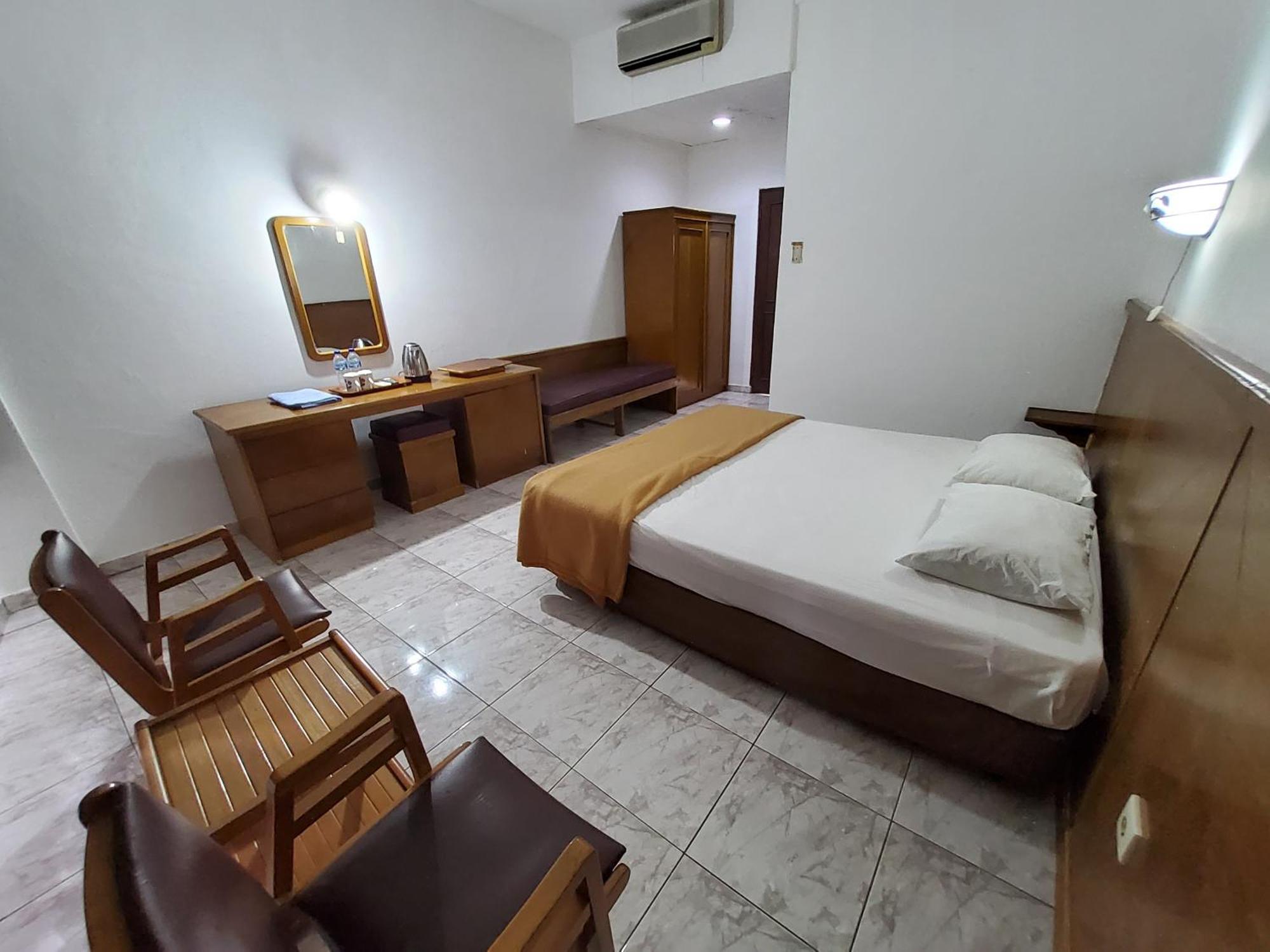 Hotel Kumala Samudra Cikakak Exterior photo