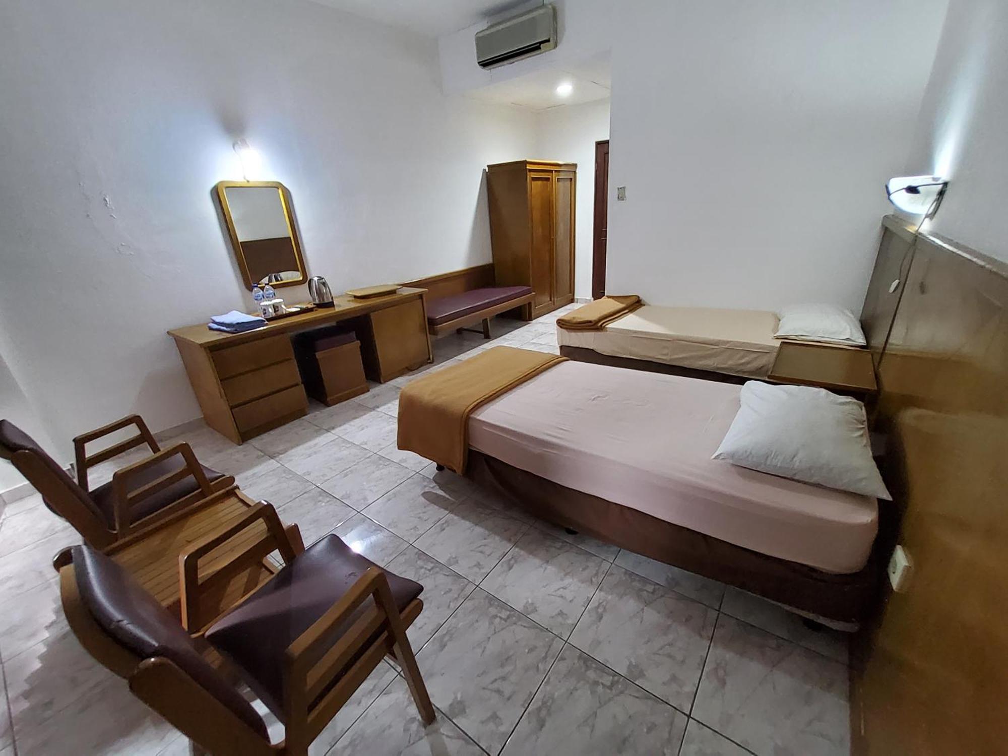 Hotel Kumala Samudra Cikakak Exterior photo
