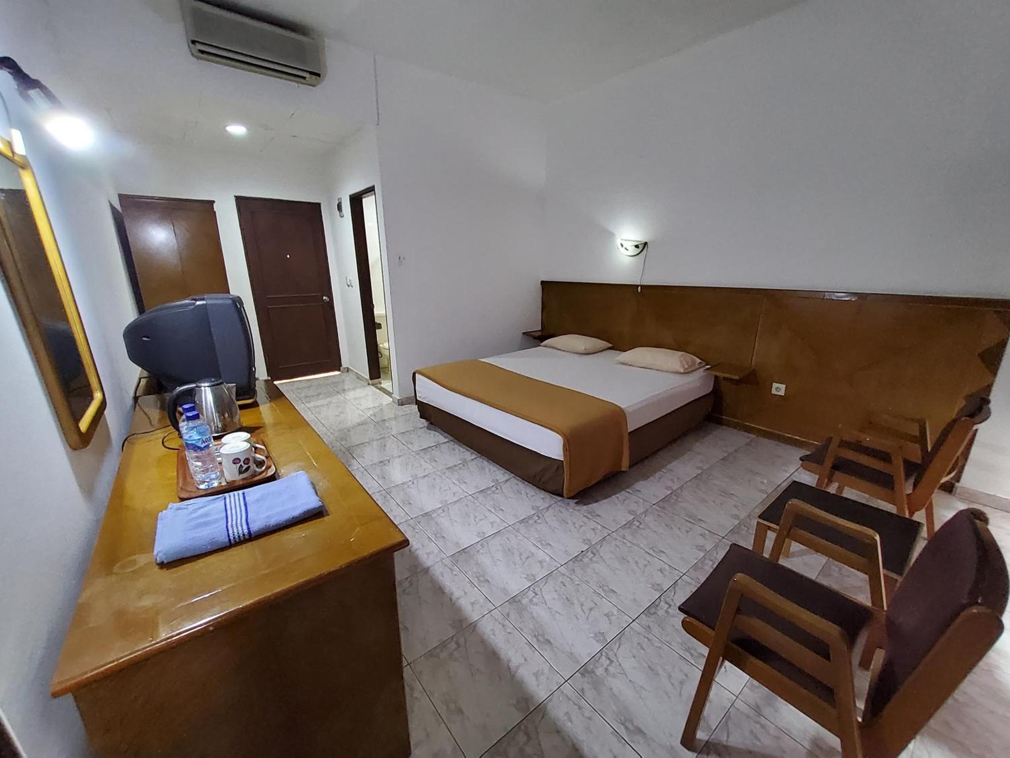 Hotel Kumala Samudra Cikakak Exterior photo