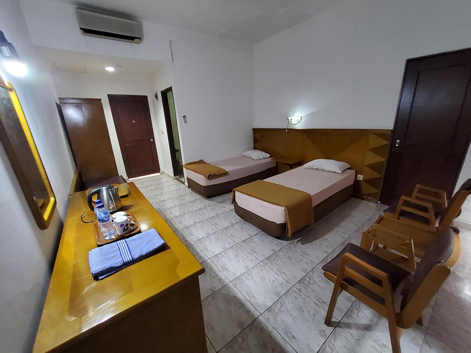 Hotel Kumala Samudra Cikakak Exterior photo